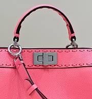 	 Bagsaaa Fendi Peekaboo ISeeU Small Midnight Pink Selleria bag with oversized topstitching - 4