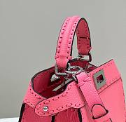 	 Bagsaaa Fendi Peekaboo ISeeU Small Midnight Pink Selleria bag with oversized topstitching - 5