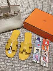 	 Bagsaaa Hermes Oran Sandals Box calfskin In Yellow - 1