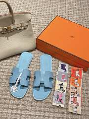 	 Bagsaaa Hermes Oran Sandals Box calfskin In Blue - 1