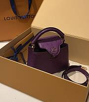 	 Bagsaaa Louis Vuitton Capucines Ostrich Leather Purple - 4