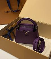 	 Bagsaaa Louis Vuitton Capucines Ostrich Leather Purple - 3