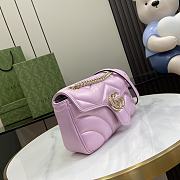 Bagsaaa Gucci GG Marmont Shoulder Bag In Pink Iridescent - 15*26*7cm - 6