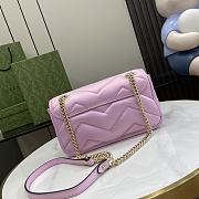 Bagsaaa Gucci GG Marmont Shoulder Bag In Pink Iridescent - 15*26*7cm - 5