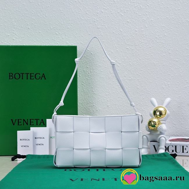 	 Bagsaaa Bottega Veneta white nappa leather Cassette shoulder bag - 22.5*13.5*4.5cm - 1