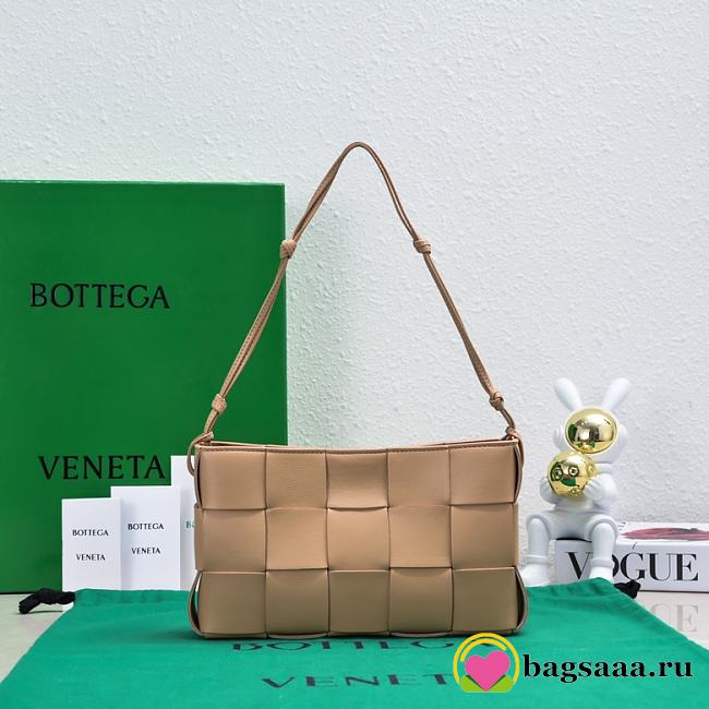 	 Bagsaaa Bottega Veneta beige nappa leather Cassette shoulder bag - 22.5*13.5*4.5cm - 1