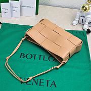 	 Bagsaaa Bottega Veneta beige nappa leather Cassette shoulder bag - 22.5*13.5*4.5cm - 3