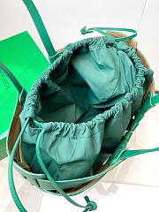 Bagsaaa Bottega Veneta's The Shell bag in green - 22X14X10cm - 6