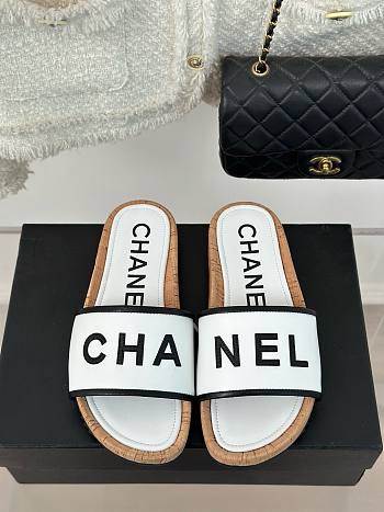 Bagsaaa Chanel Flat Slides White