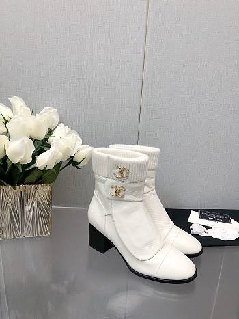 Bagsaaa Chanel CC Logo White Ankle Short Boots