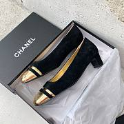 Bagsaaa Chanel Pumps/Peeptoes Suede in Gold - 3