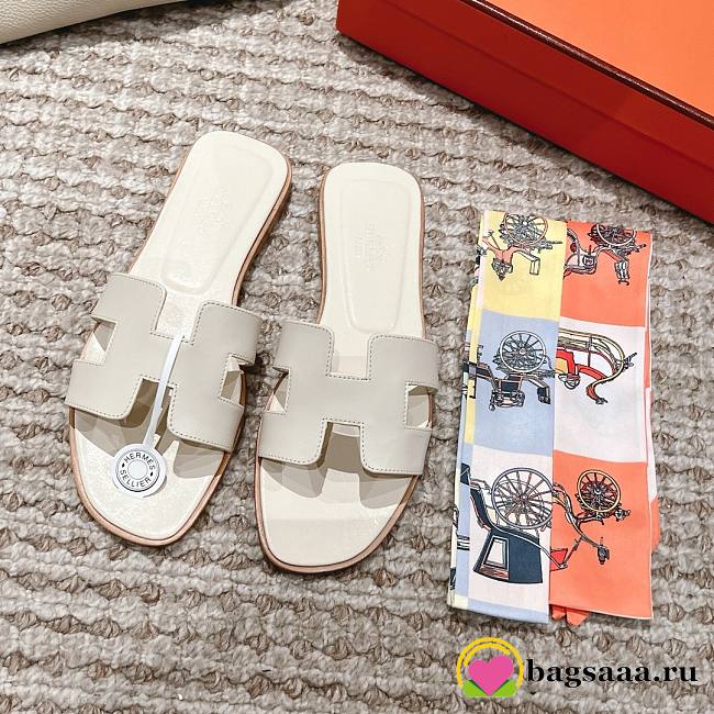 Bagsaaa Hermes Oran Sandals Box calfskin In White - 1