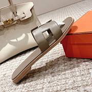 Bagsaaa Hermes Oran Sandals Box calfskin In Taupe - 5