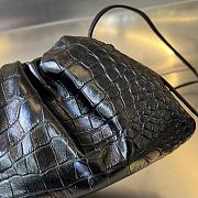 Bagsaaa Bottega Veneta Mini Pouch Black Crocodile Leather -  22*13*5cm - 5
