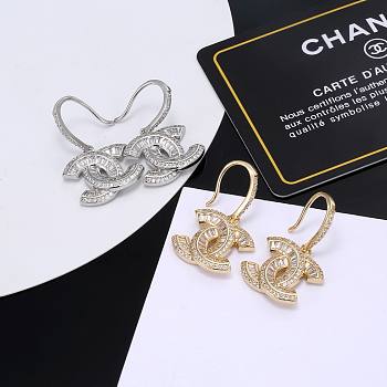 Bagsaaa Chanel CC Stud Earrings With Ear Spike Style