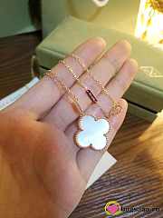 	 Bagsaaa Van Cleef & Arpels Clover White Necklace - 2