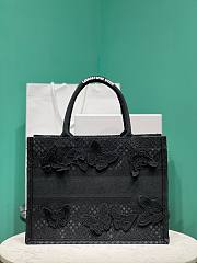 Bagsaaa Dior Book Tote Medium Black D-Lace Butterfly Embroidery with 3D Macramé Effect - 4