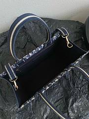 	 Bagsaaa Dior Medium Dior Book Tote Blue Oblique Embroidery and Calfskin With Strap - 4
