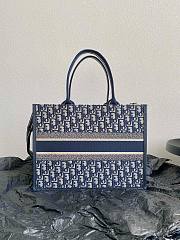 	 Bagsaaa Dior Medium Dior Book Tote Blue Oblique Embroidery and Calfskin With Strap - 3