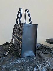 	 Bagsaaa Dior Large Dior Book Tote Blue Oblique Embroidery and Calfskin With Strap - 2