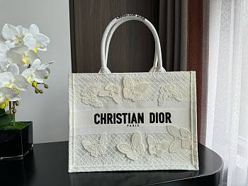 Bagsaaa Dior Book Tote Medium White D-Lace Butterfly Embroidery with 3D Macramé Effect