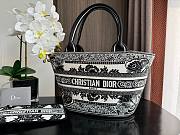 Bagsaaa Dior Hat Basket Bag White and Black Butterfly Bandana Embroidery - 4
