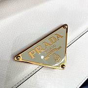 Bagsaaa Prada Embleme Saffiano shoulder bag in white - 5