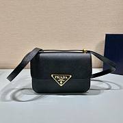 	 Bagsaaa Prada Embleme Saffiano shoulder bag in black - 22x15x6cm - 5