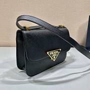 	 Bagsaaa Prada Embleme Saffiano shoulder bag in black - 22x15x6cm - 4