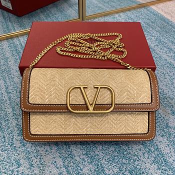 	 Bagsaaa Valentino Medium Vlogo Shoulder Bag In Straw - 20x10x5.5cm