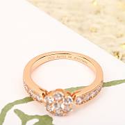 Bagsaaa Van Cleef & Arpel Flower Diamond Ring - 5