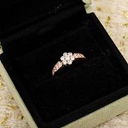 Bagsaaa Van Cleef & Arpel Flower Diamond Ring - 3