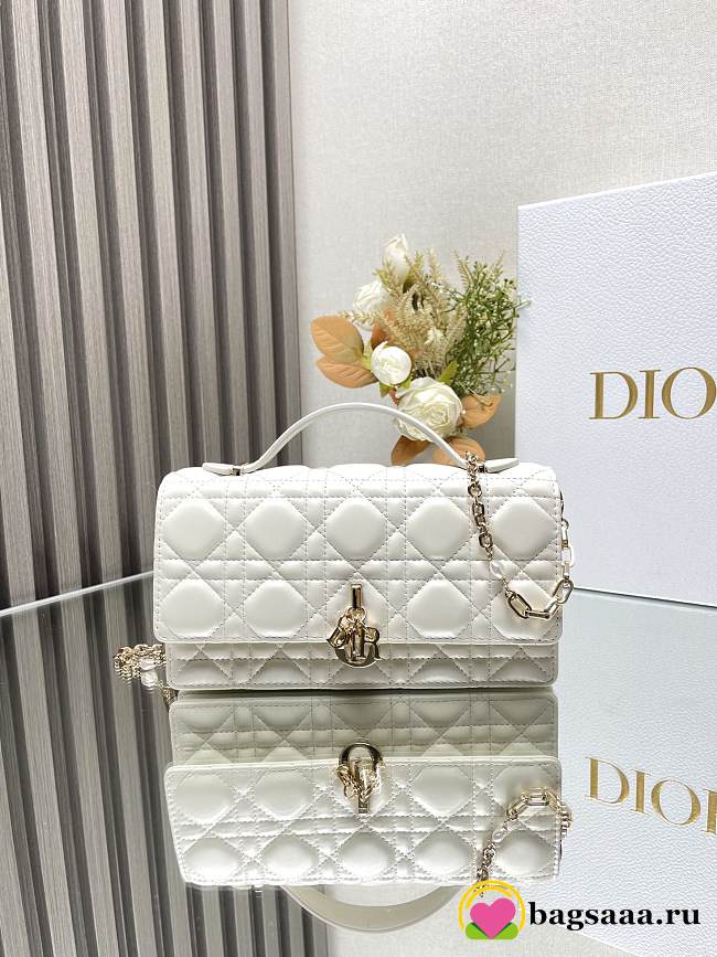 Bagsaaa Miss Dior Bag In White - 21x11.5x4.5cm - 1