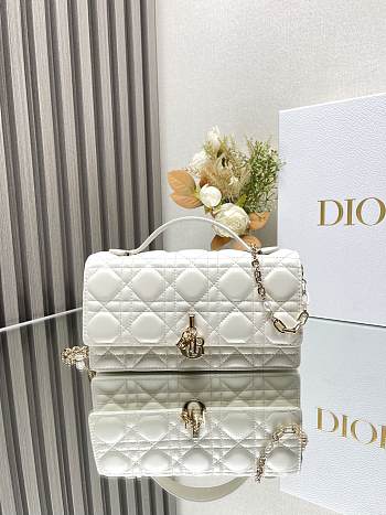 Bagsaaa Miss Dior Bag In White - 21x11.5x4.5cm