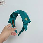 Bagsaaa Louis Vuitton Green Headband, Diamond Logo - 1