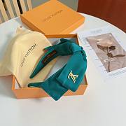 Bagsaaa Louis Vuitton Green Headband, Diamond Logo - 2