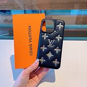 Bagsaaa louis Vuitton Puffer Leather With Gold Logo Phone Case - 3