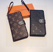 Bagsaaa Louis Vuitton Monogram Phoen Case - 1