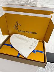 Bagsaaa Louis Vuitton Beanie Monogram Logo - 3