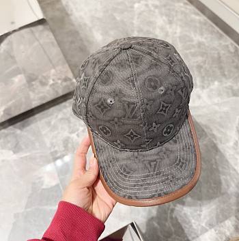 	 Bagsaaa Louis Vuitton Grey Cap