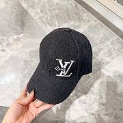 Bagsaaa Louis Vuitton Grey Cap 02 - 1