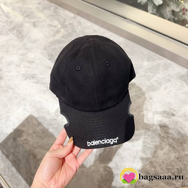 Bagsaaa Balenciaga logo-embroidered cut-out cap black - 1