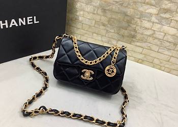 Bagsaaa Chanel Flap Bag Lambskin Black Leather - 21x12x7cm