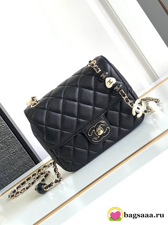 Bagsaaa Chanel 23K Black Bag With Heart Chain - 16x12.5x4.5cm - 1