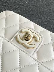 	 Bagsaaa Chanel 23K White Bag With Heart Chain - 16x12.5x4.5cm - 4
