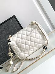	 Bagsaaa Chanel 23K White Bag With Heart Chain - 19cm - 6