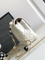 	 Bagsaaa Chanel 23K White Bag With Heart Chain - 19cm - 4