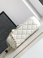 	 Bagsaaa Chanel 23K White Bag With Heart Chain - 19cm - 3