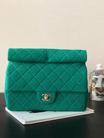 Bagsaaa Chanel Jersey and metal clutch in green  - 24.5x18.5x4.5cm 
