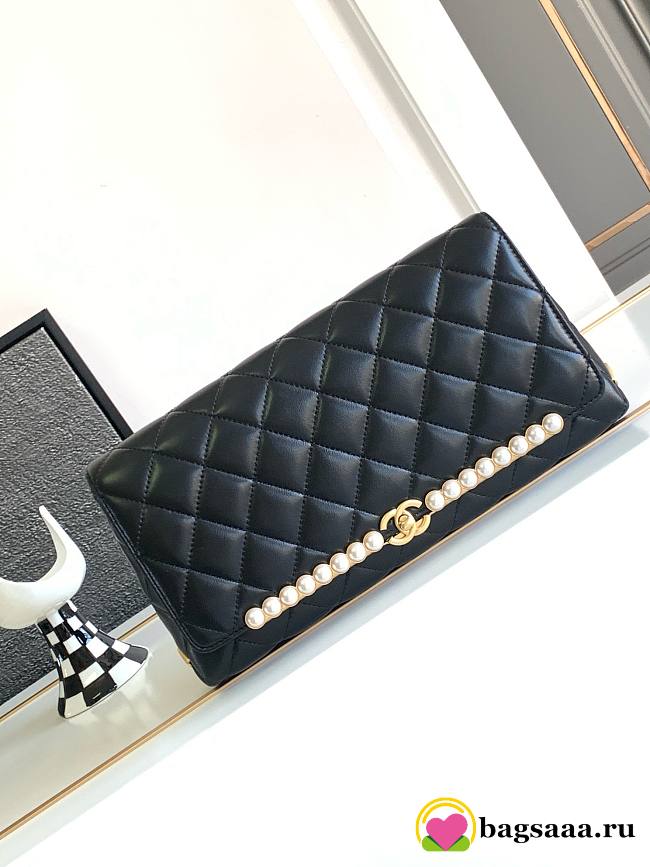 Bagsaaa Chanel Lambskin, Imitation Pearls & Gold-Tone Metal Black - 15 × 30 × 4 cm - 1
